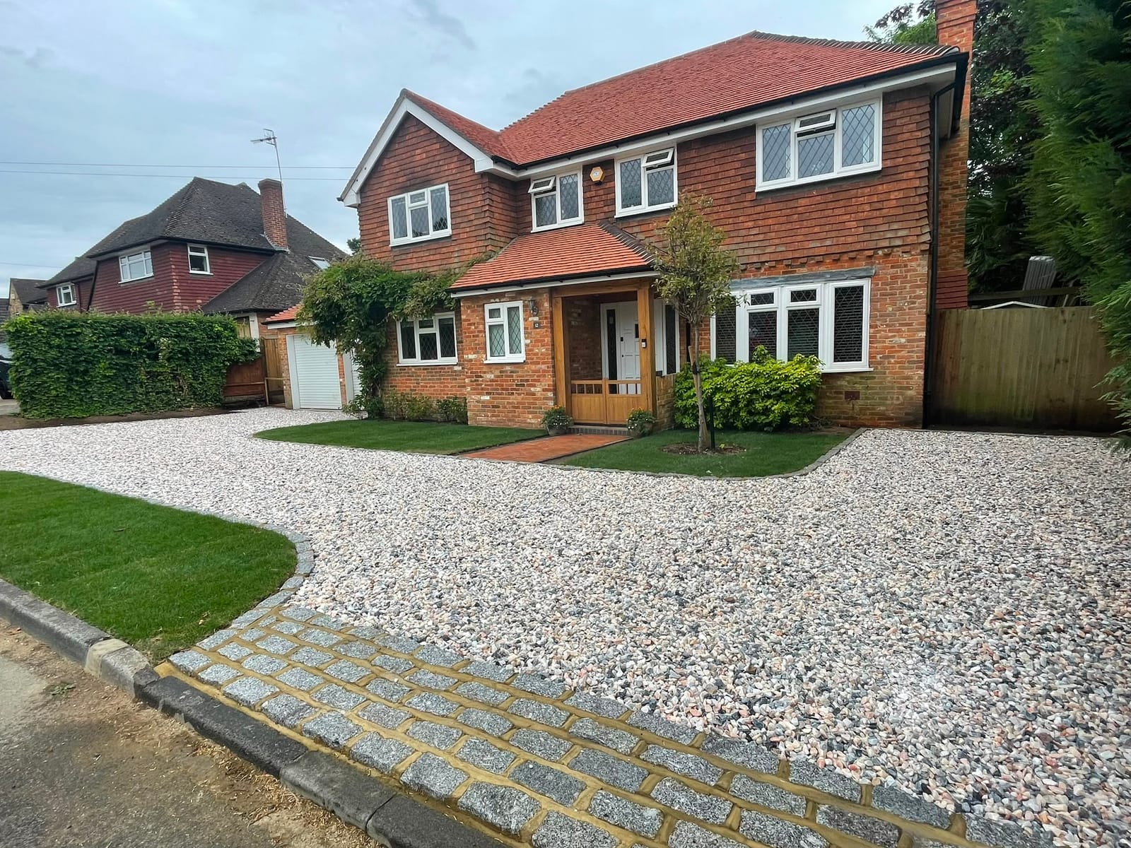 Driveway, patio and landscaping project by Hills Driveways & Patios