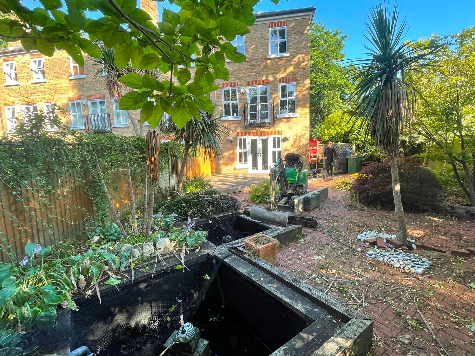 Driveway, patio and landscaping project by Hills Driveways & Patios