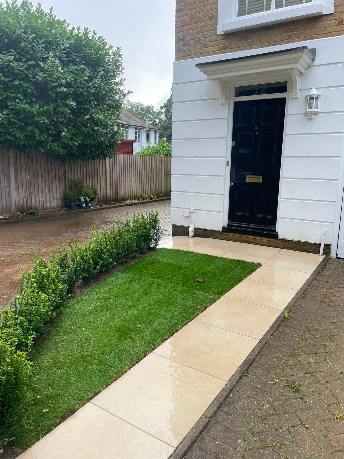 Driveway, patio and landscaping project by Hills Driveways & Patios