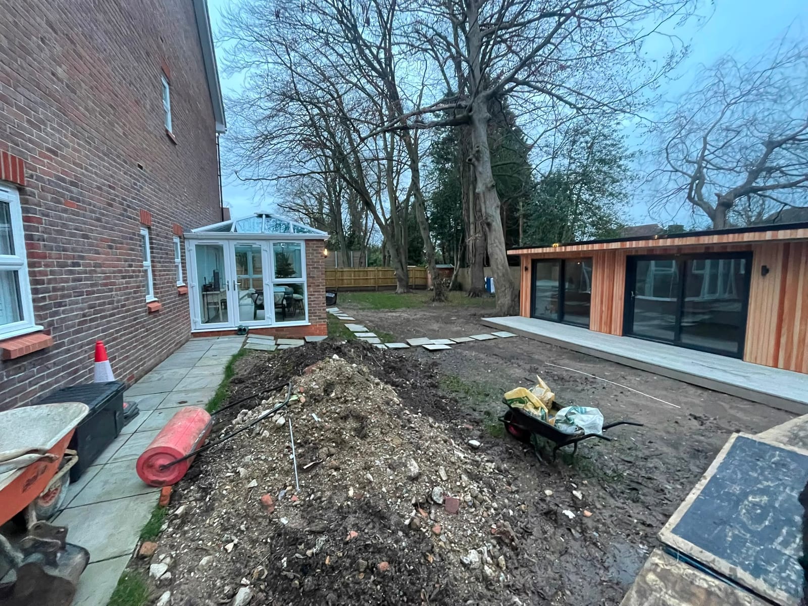 Driveway, patio and landscaping project by Hills Driveways & Patios