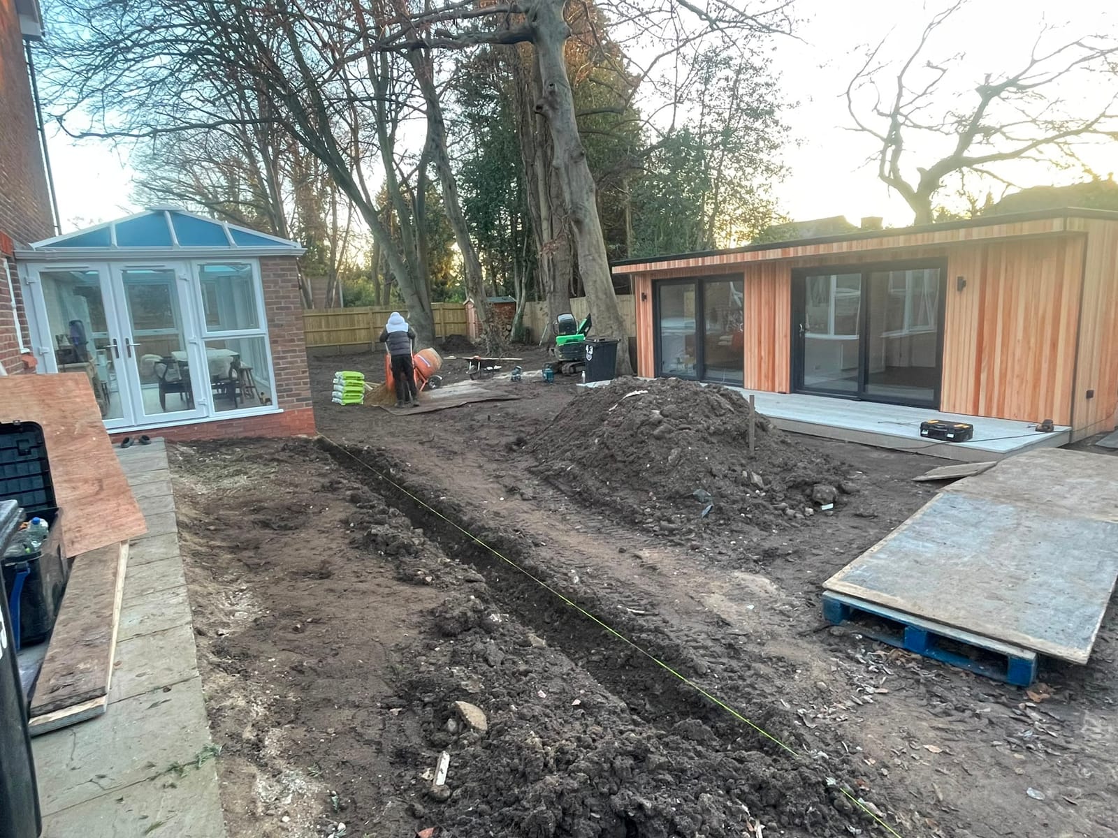 Driveway, patio and landscaping project by Hills Driveways & Patios