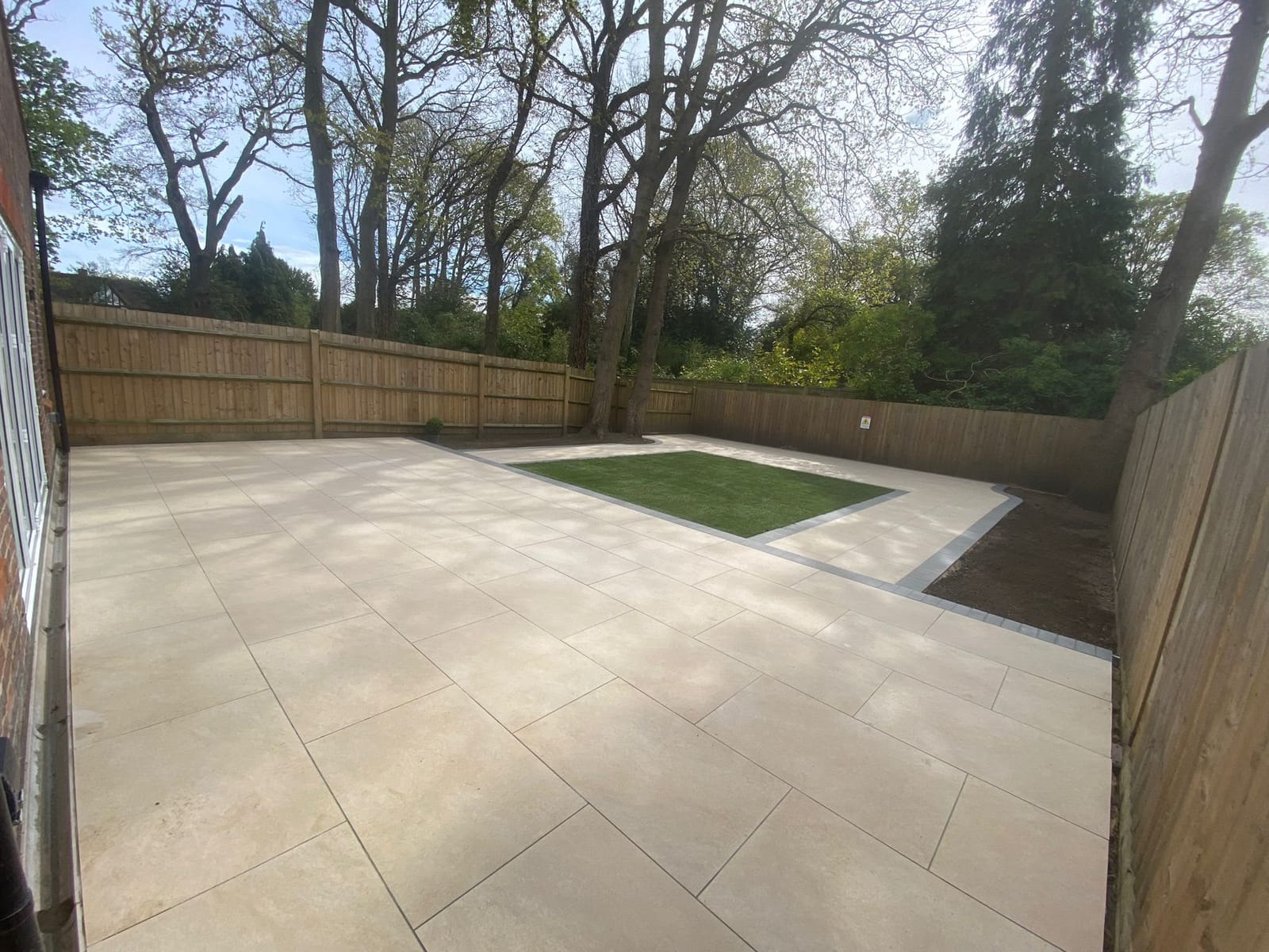 Driveway, patio and landscaping project by Hills Driveways & Patios