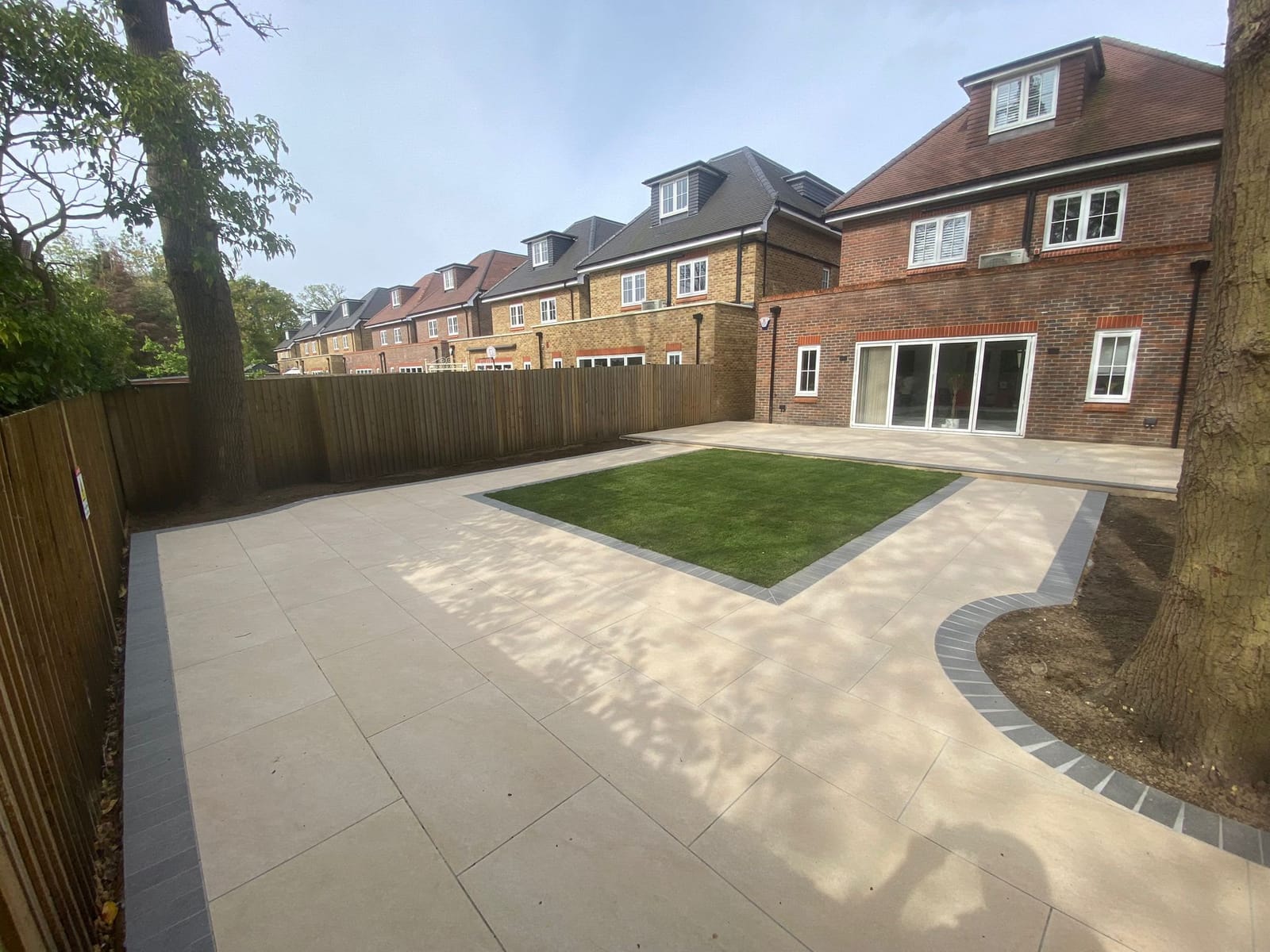 Driveway, patio and landscaping project by Hills Driveways & Patios