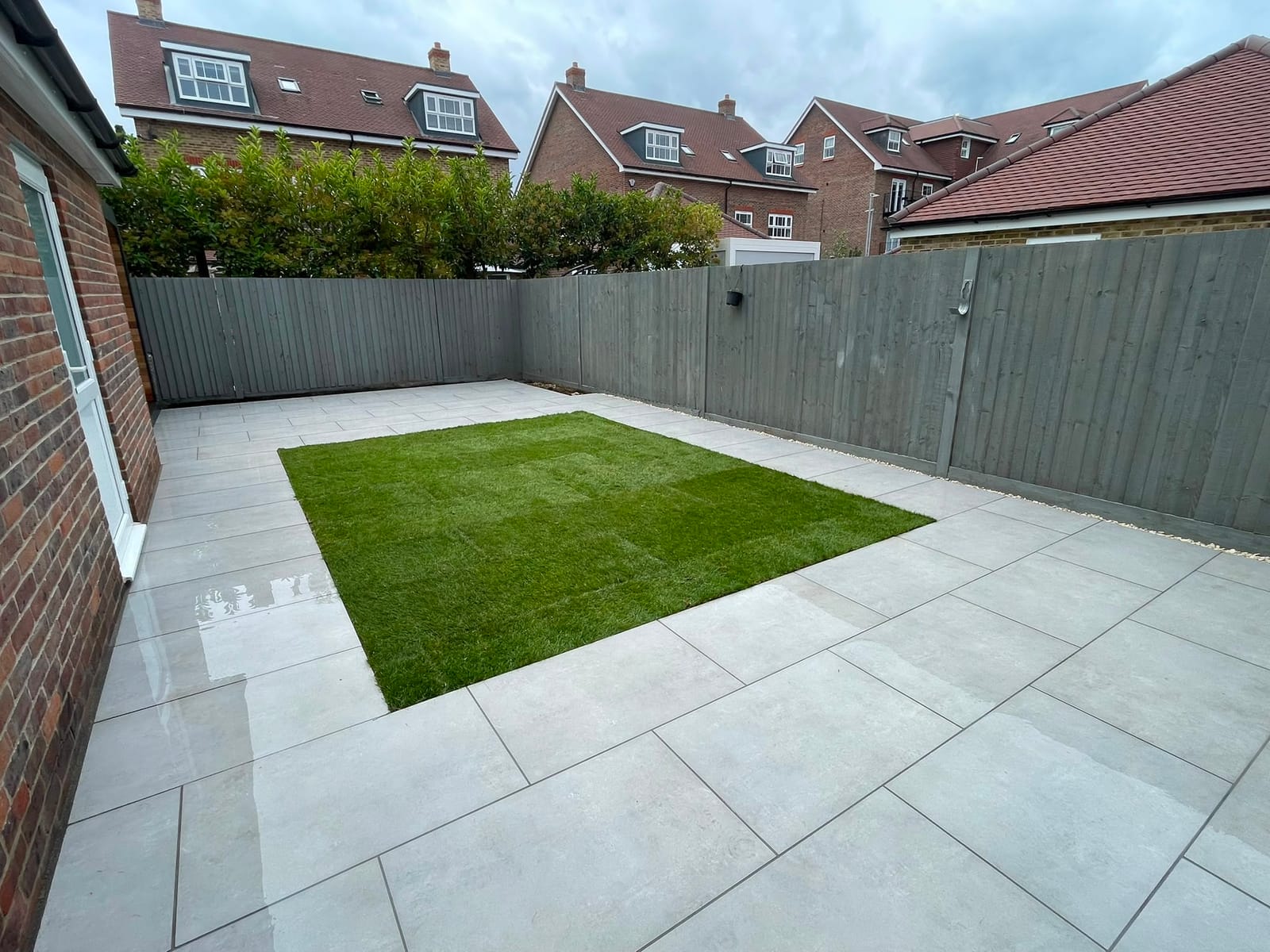 Driveway, patio and landscaping project by Hills Driveways & Patios