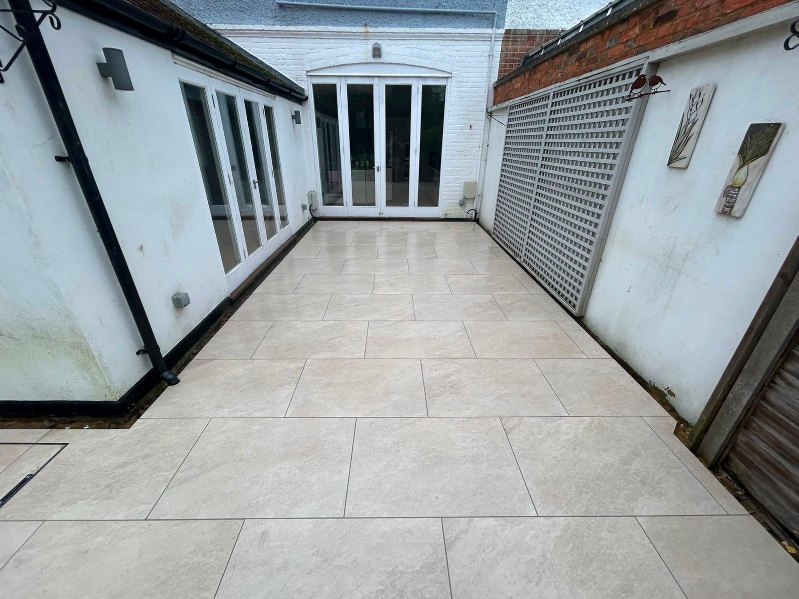 Driveway, patio and landscaping project by Hills Driveways & Patios