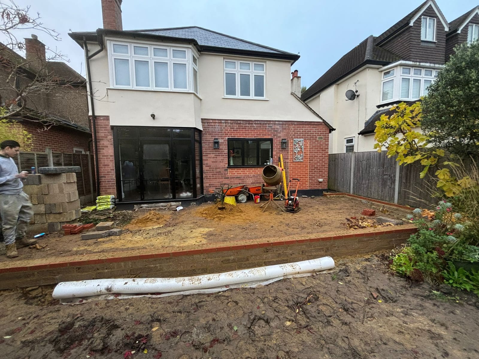 Driveway, patio and landscaping project by Hills Driveways & Patios