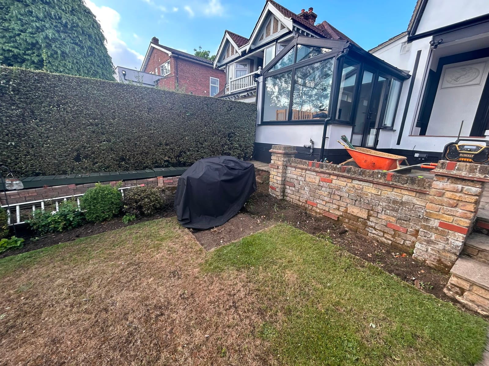 Driveway, patio and landscaping project by Hills Driveways & Patios