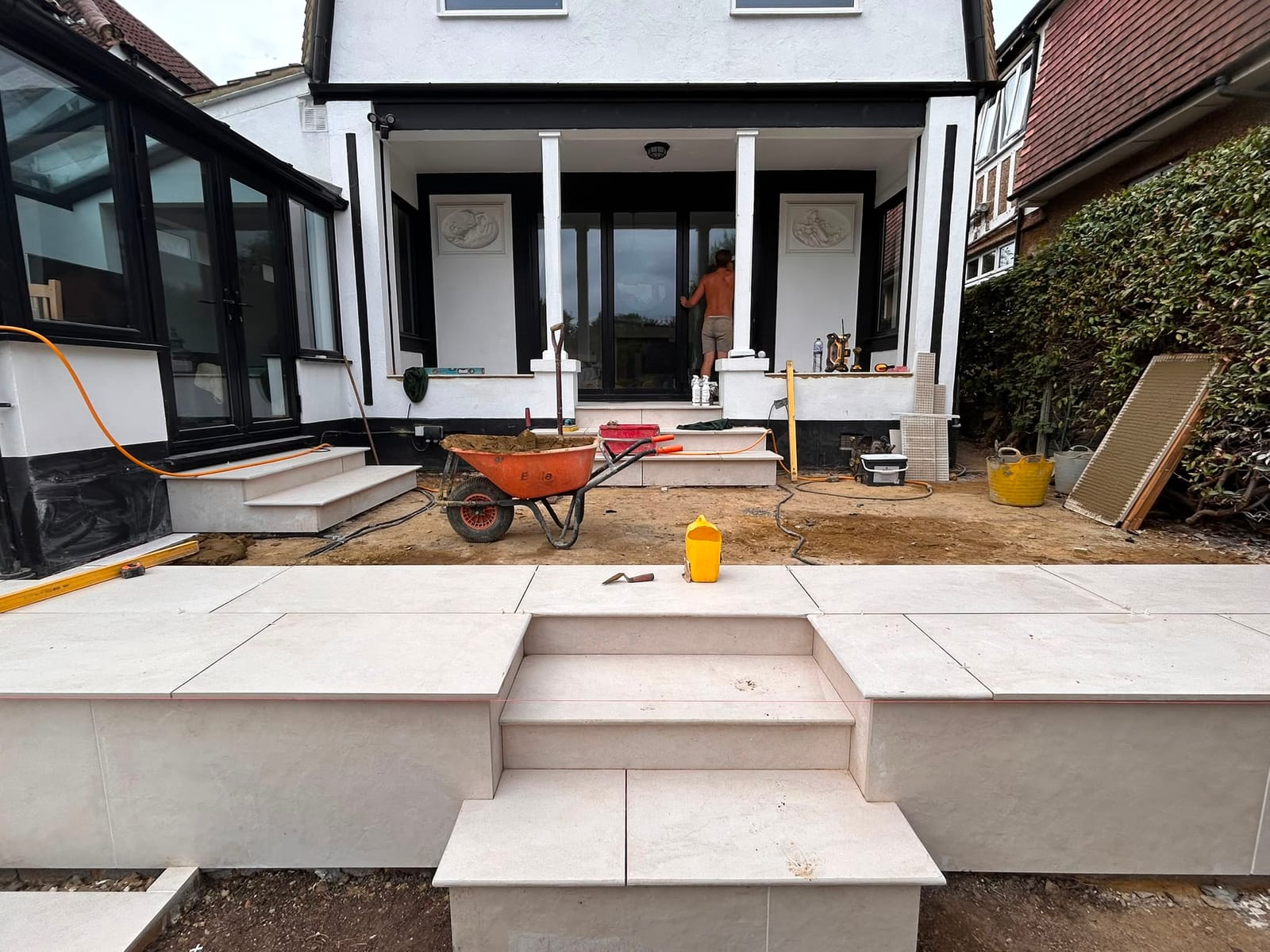 Driveway, patio and landscaping project by Hills Driveways & Patios