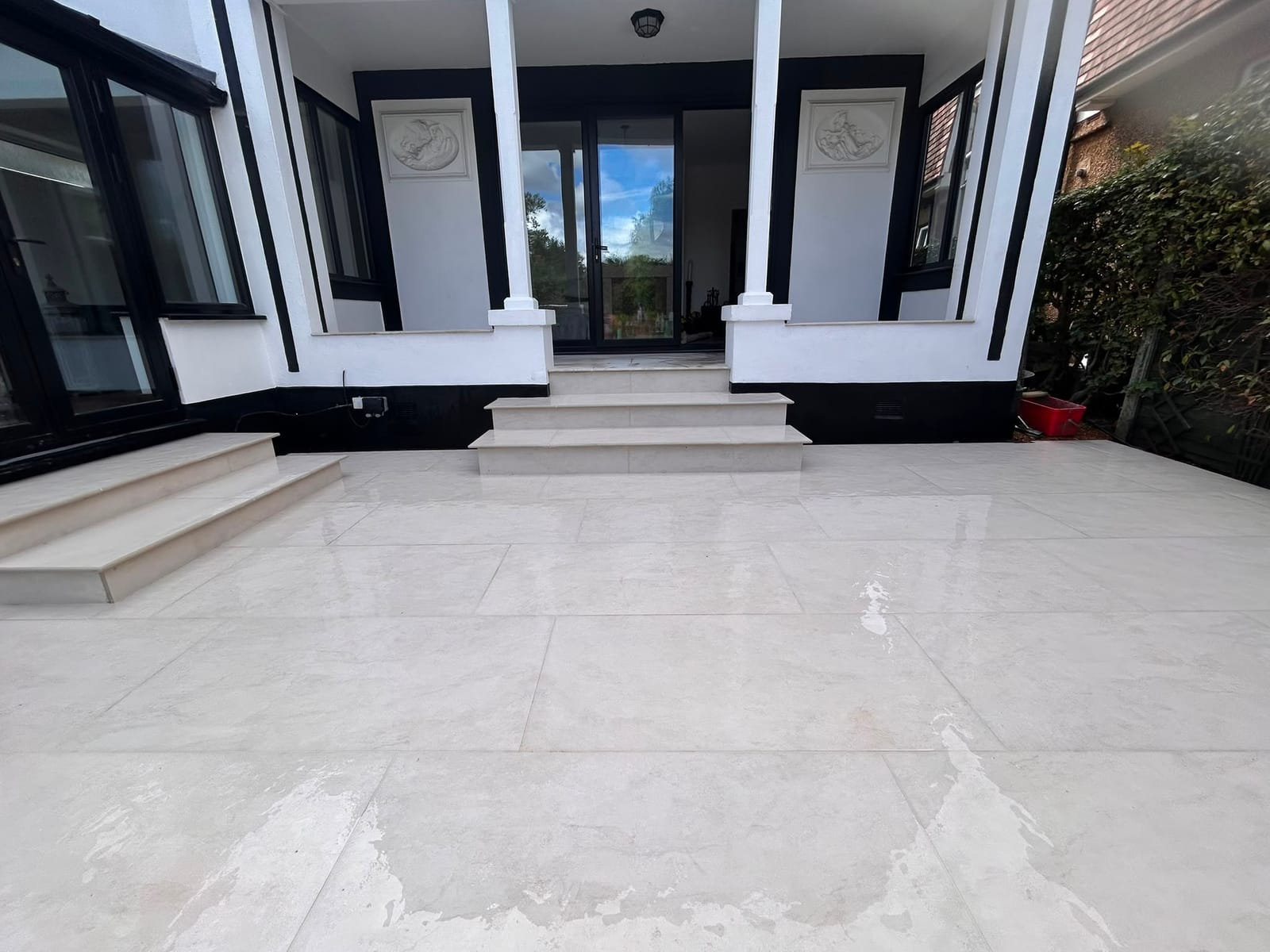 Driveway, patio and landscaping project by Hills Driveways & Patios