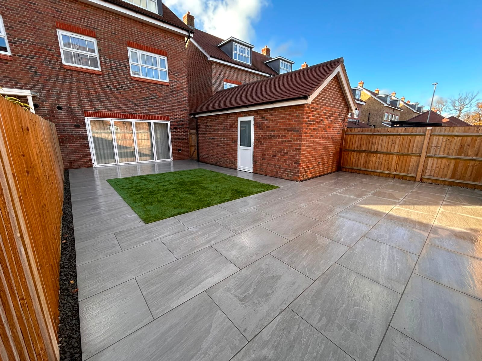 Driveway, patio and landscaping project by Hills Driveways & Patios