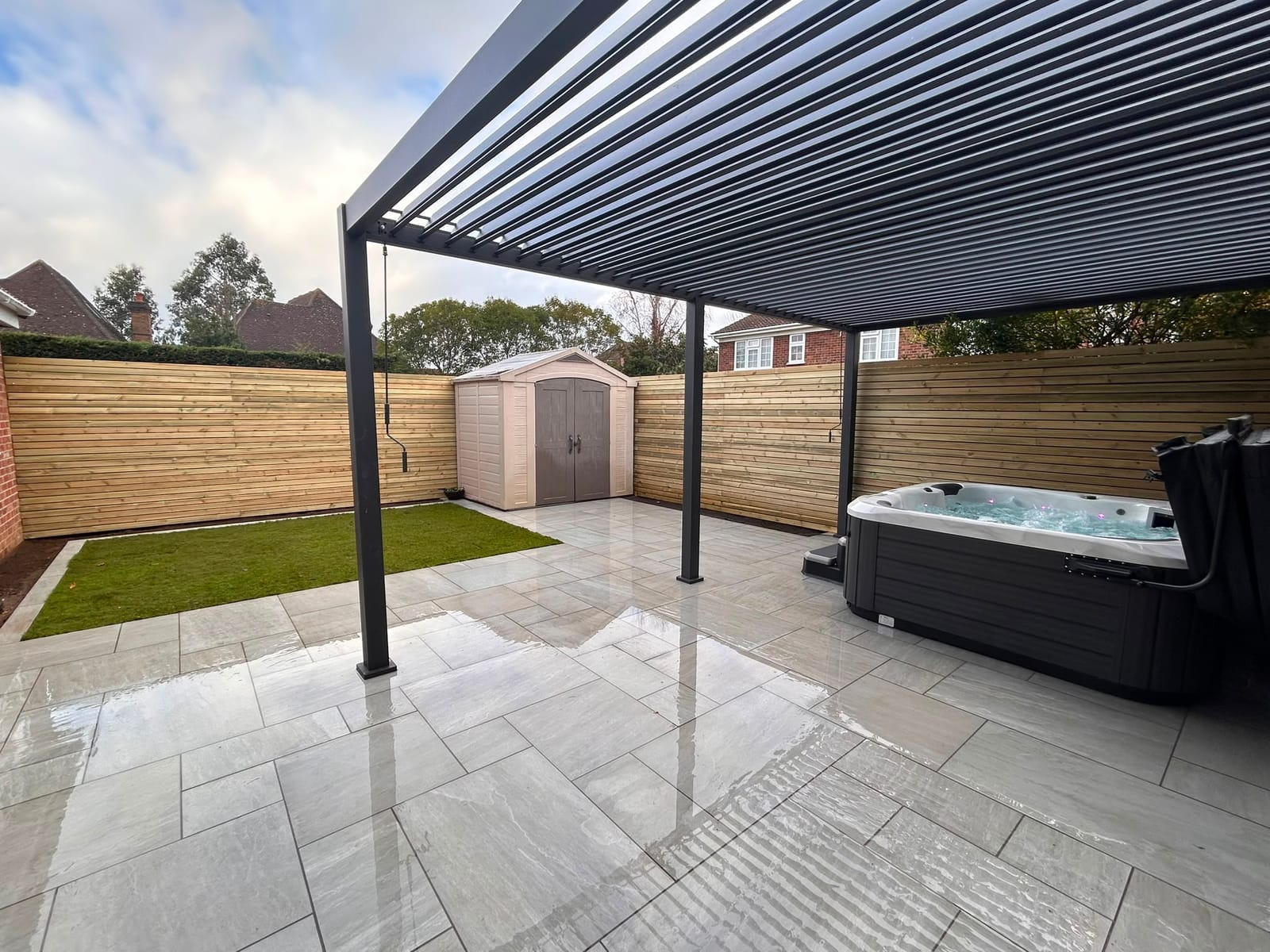 Driveway, patio and landscaping project by Hills Driveways & Patios