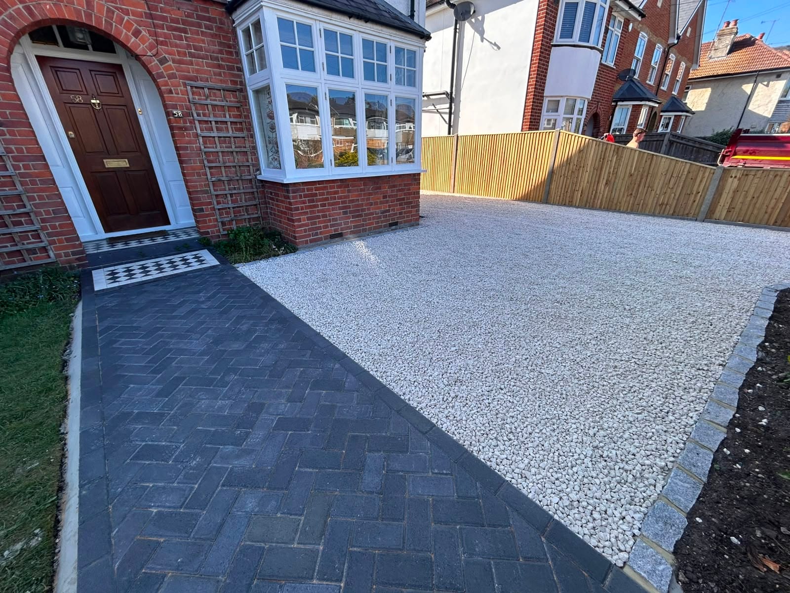 Driveway, patio and landscaping project by Hills Driveways & Patios