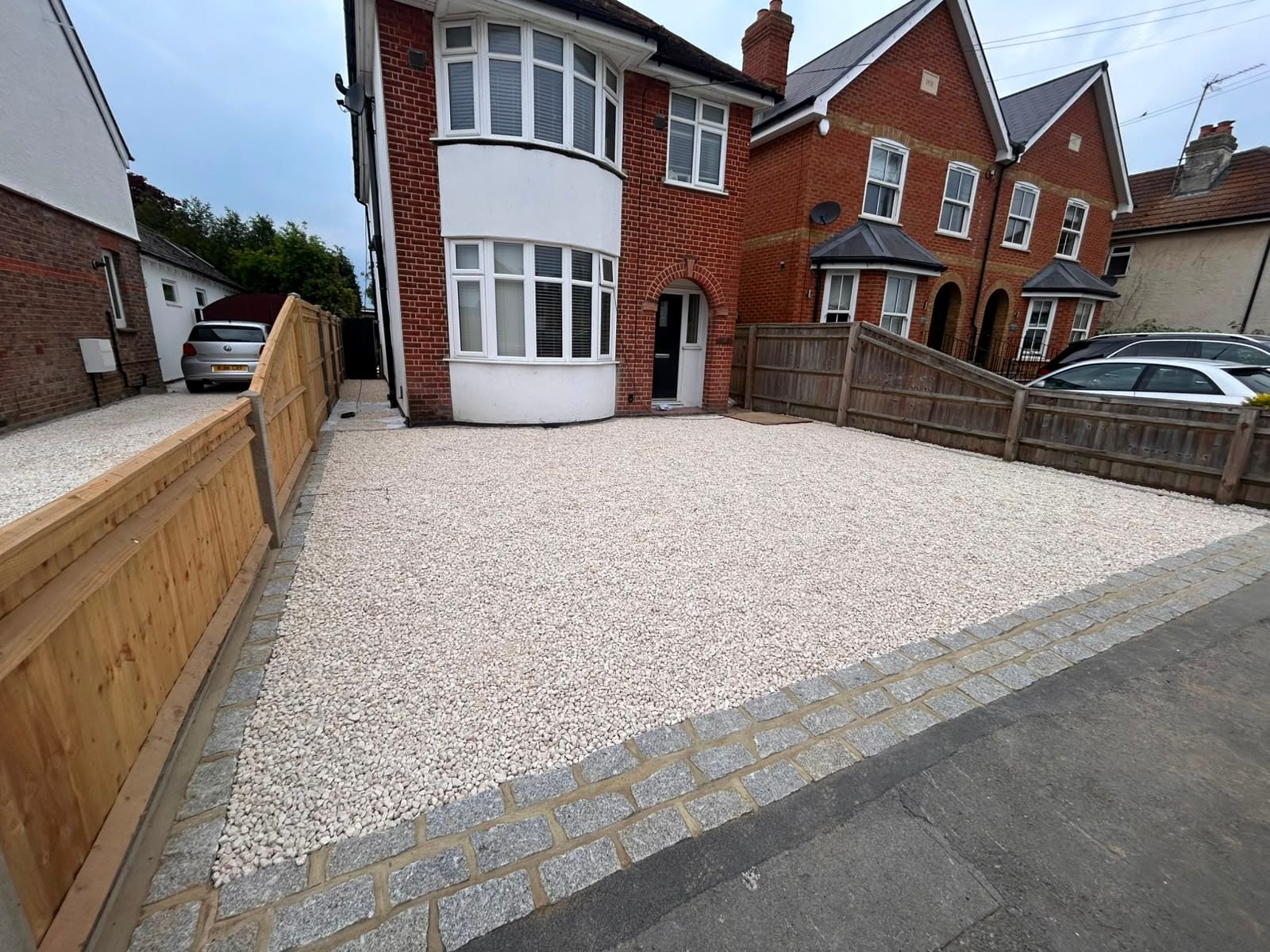 Driveway, patio and landscaping project by Hills Driveways & Patios